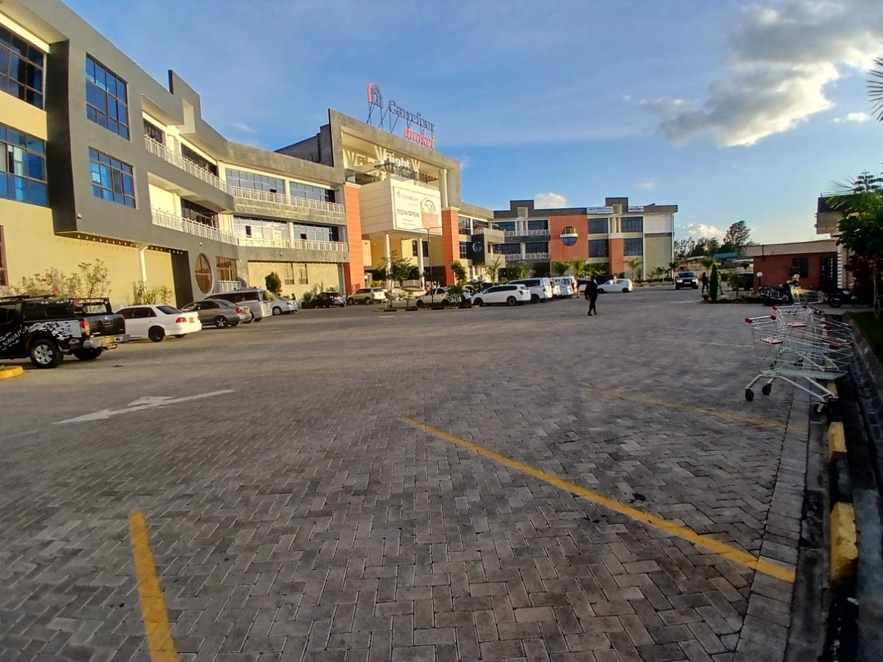 Waris Mall Project Site